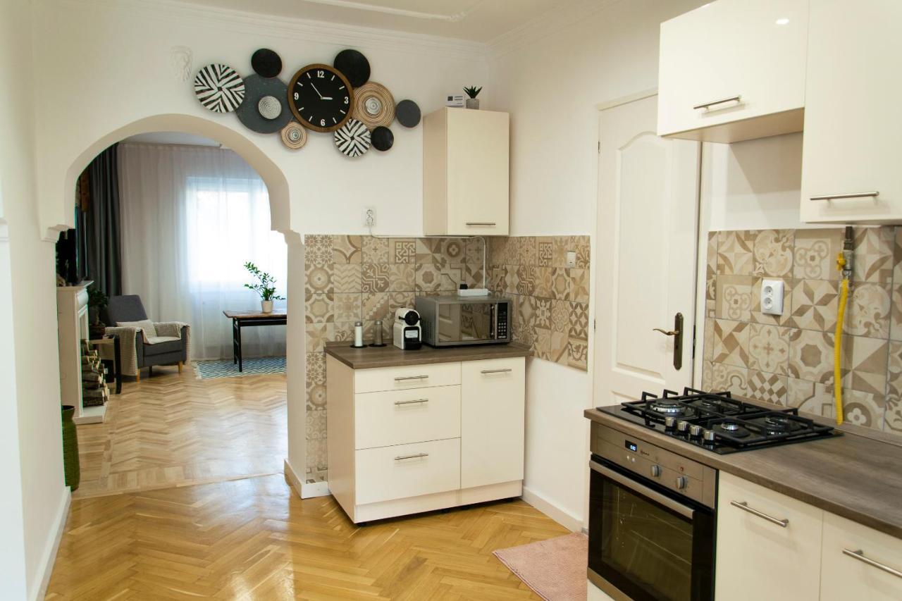 Season One Apartman Szeged Kültér fotó