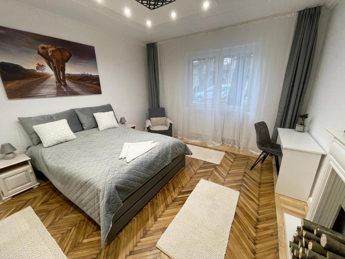 Season One Apartman Szeged Kültér fotó
