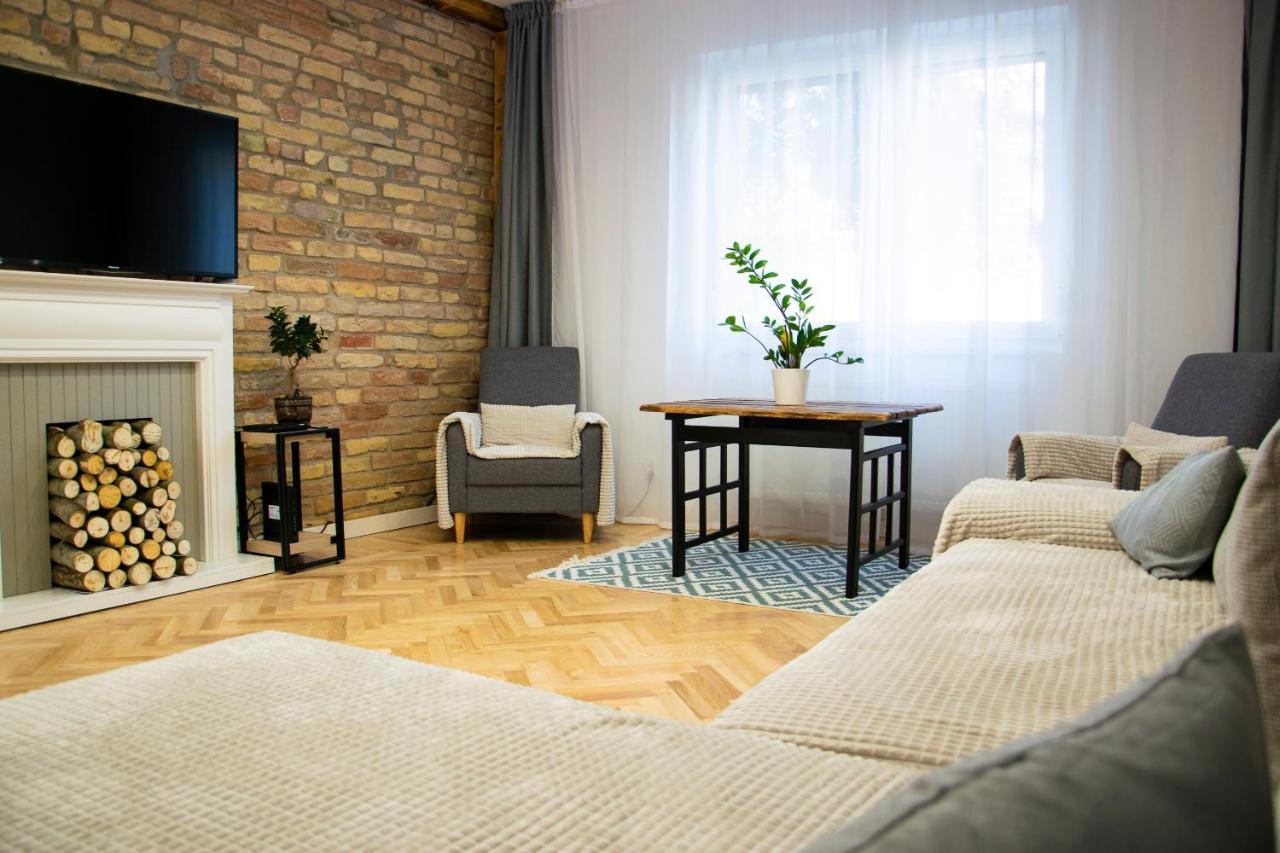 Season One Apartman Szeged Kültér fotó