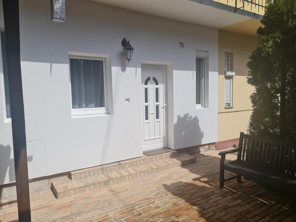 Season One Apartman Szeged Kültér fotó