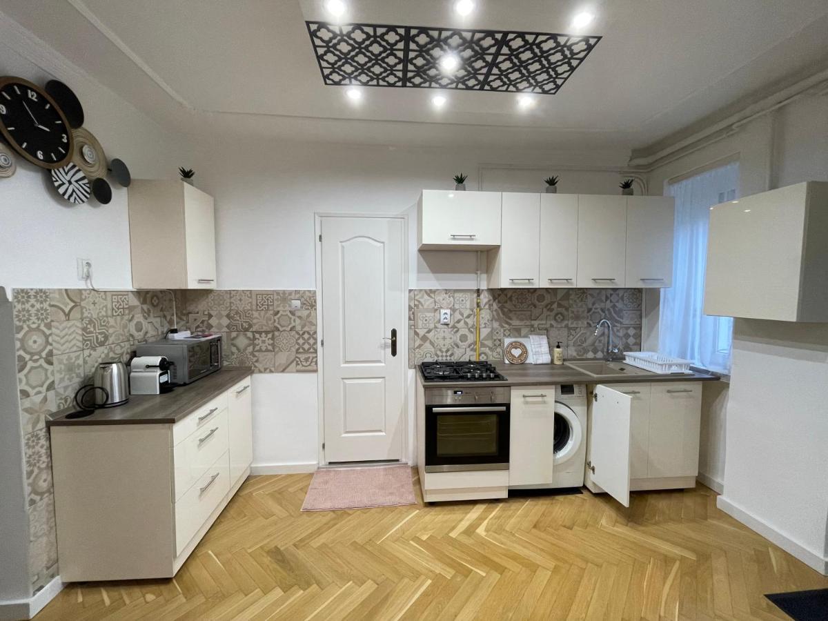 Season One Apartman Szeged Kültér fotó